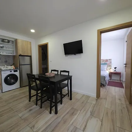 Casinhas Da Ajuda Nº 9-1 *