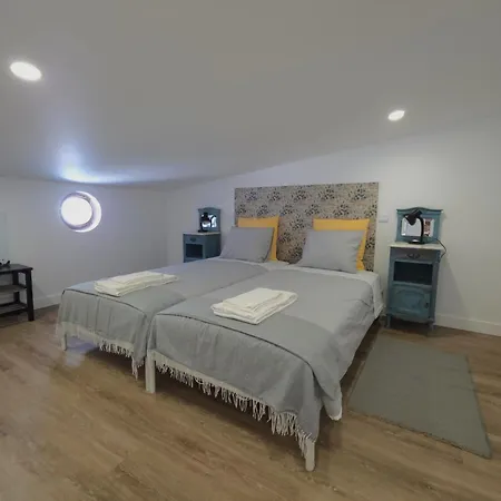 Casinhas Da Ajuda Nº 9-1