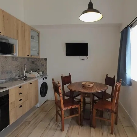 Casinhas Da Ajuda Nº 9-1 *