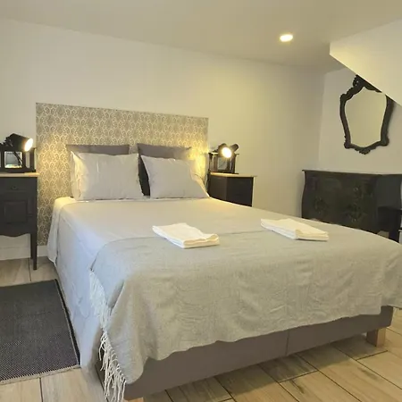 Casinhas Da Ajuda Nº 9-1 *